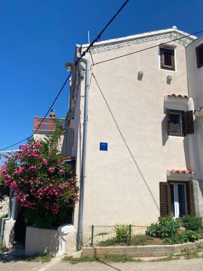 Ustrine Vita Vacation Home מראה חיצוני תמונה